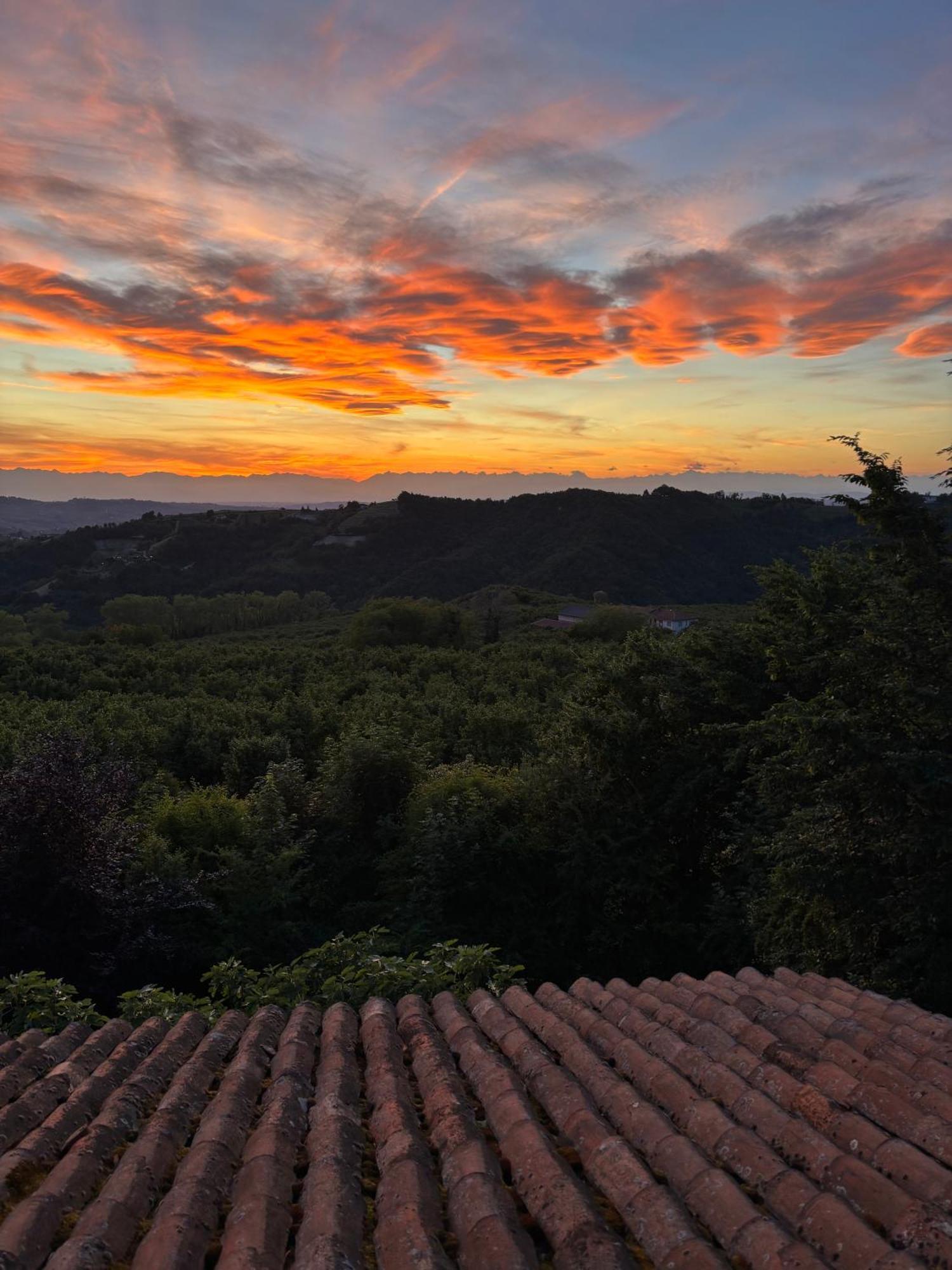 Albaretto della Torre Villa Moglietta Host In Langhe מראה חיצוני תמונה